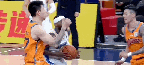 bob官网-下半场发威！上海男篮86-67大胜北京男篮