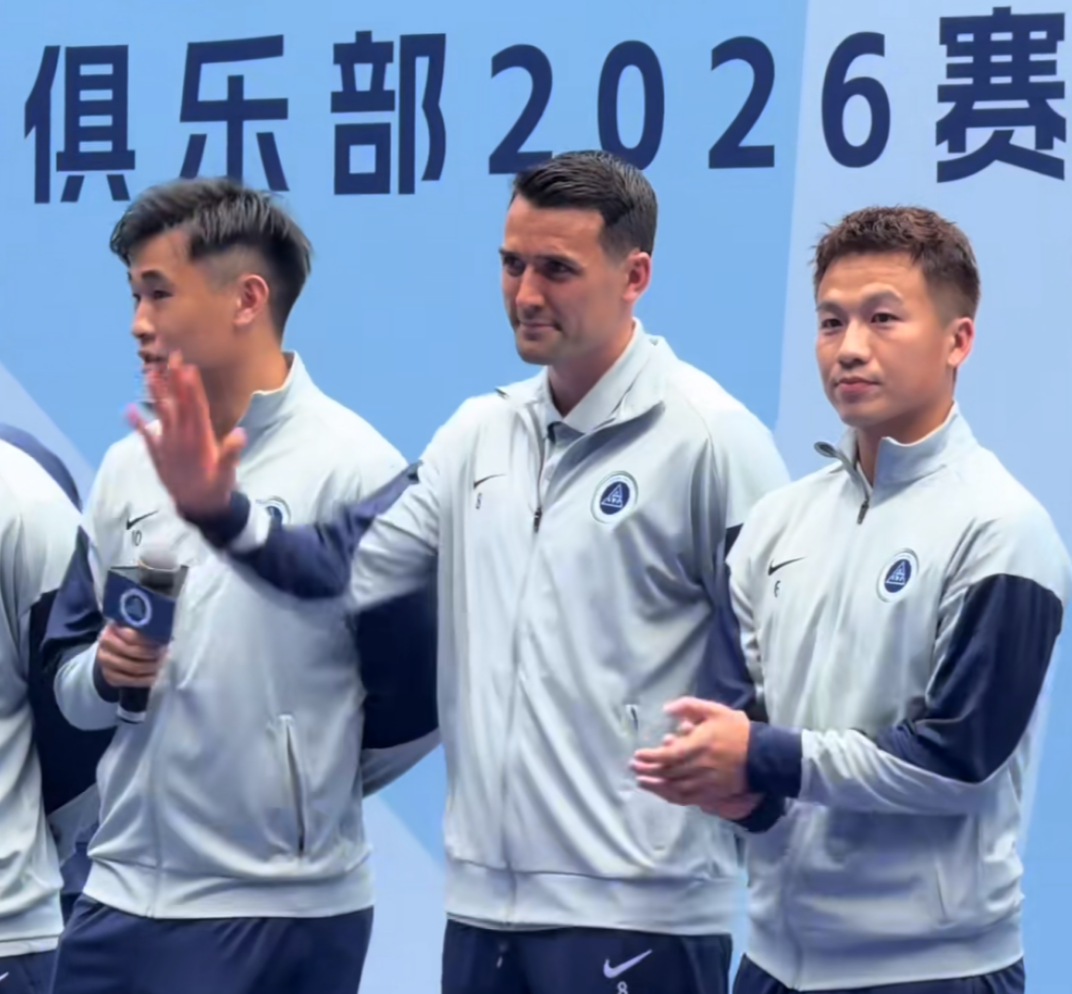 bob半岛-中超揭幕战！蓉城vs新鹏城，取胜=领先申花13分，拜合拉木18场0球