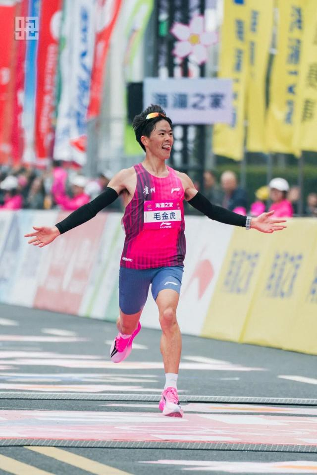bob官网-这个春天 男子马拉松版图如何重构？|重庆国际马拉松|无锡|贵州|运动员|成绩_新浪体育_新浪新闻